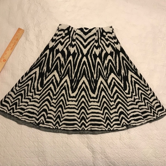 Siloni geometric zebra print a-line skirt (S?) - Picture 9 of 12